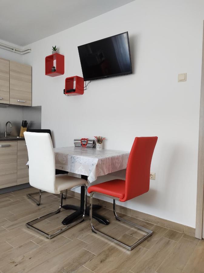 Happy Apartment คาร์โลวัตส์ ภายนอก รูปภาพ