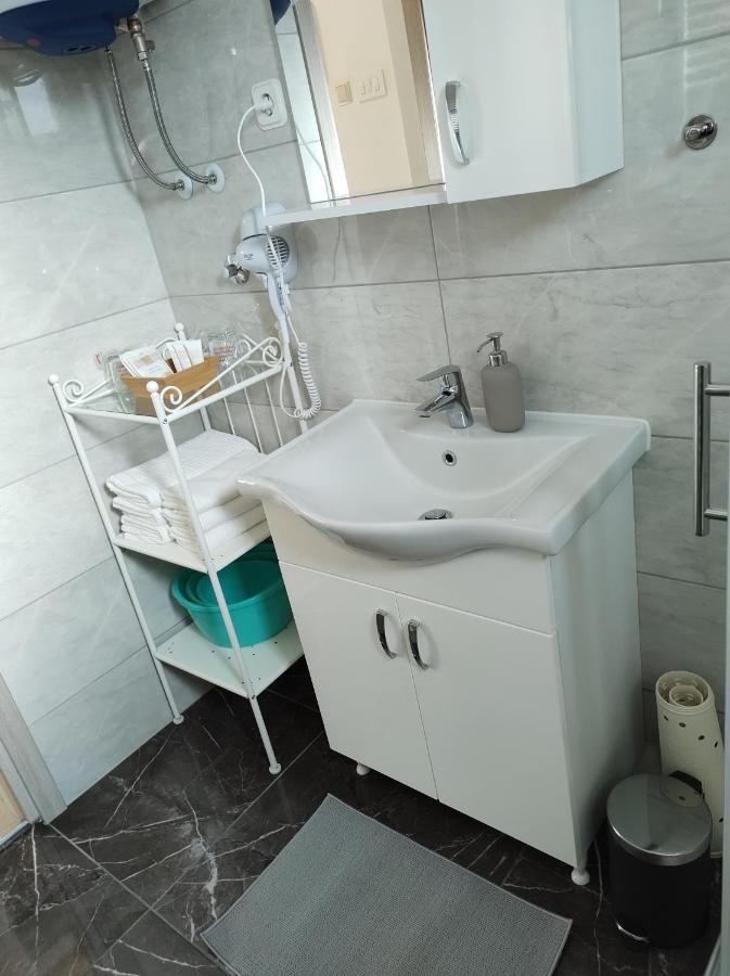 Happy Apartment คาร์โลวัตส์ ภายนอก รูปภาพ