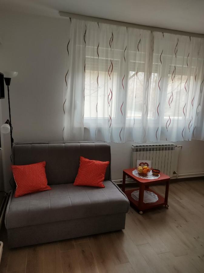 Happy Apartment คาร์โลวัตส์ ภายนอก รูปภาพ